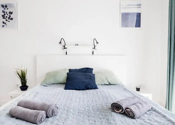 Modern Riverside Studio With Free Parking