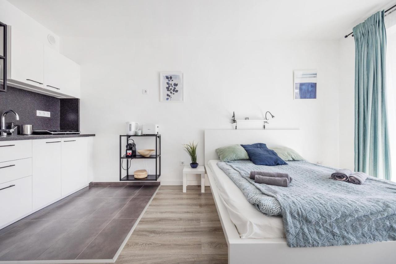 Modern Riverside With Free Parking Apartment